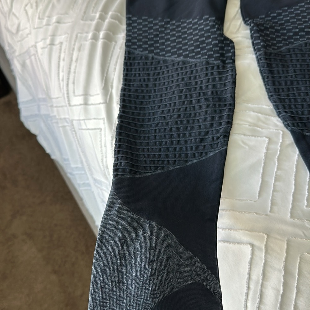 Spanx Blue Leggins - Picture 3 of 5